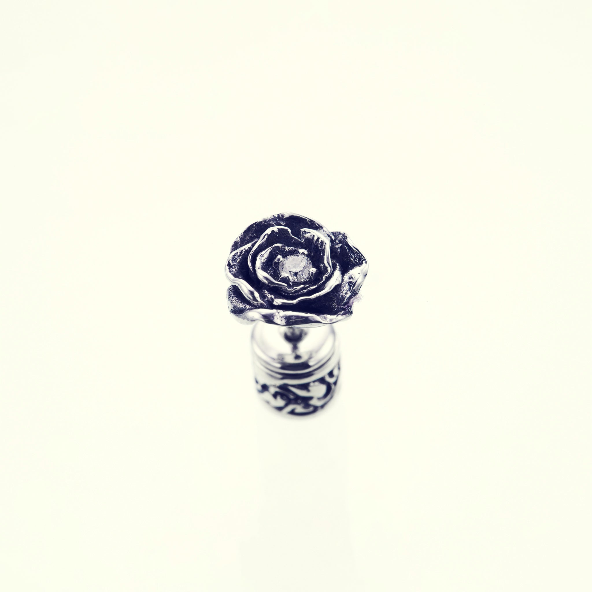 Elegant Rose Ear Stud : (White Diamond)｜エレガント・ローズ