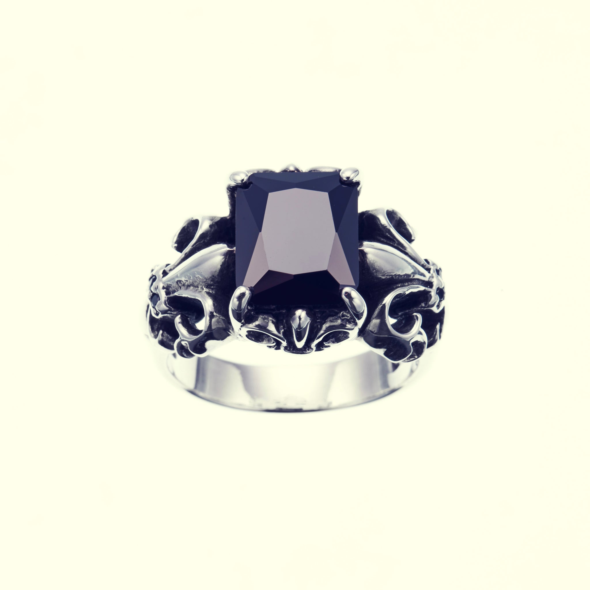 Fleur de lis Ring : Black CZ｜フルール・ド・リス・リング - ZOCALO