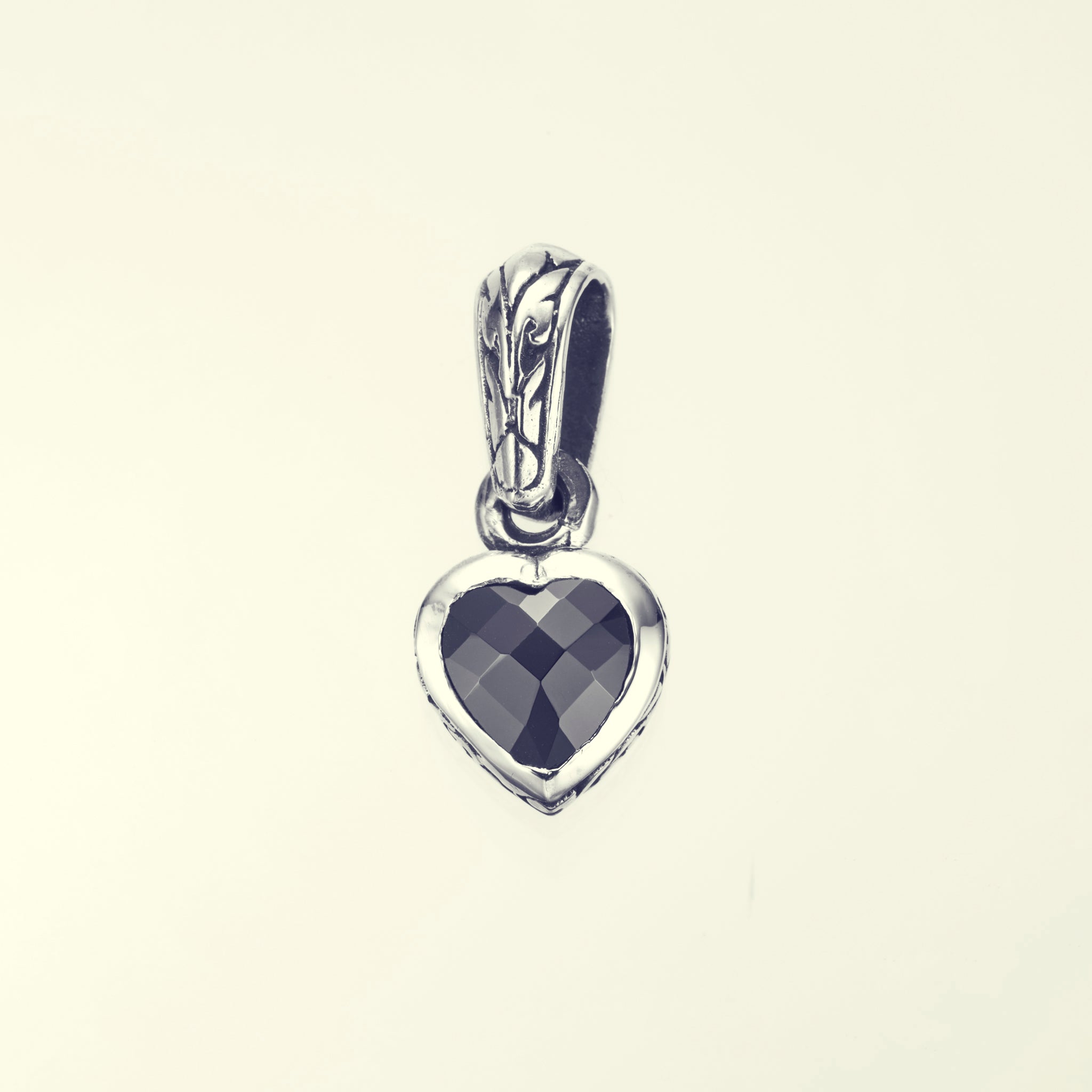 Jeweled Ivy Heart Pendant : L (Black CZ)｜ジュエルド・アイビー ...