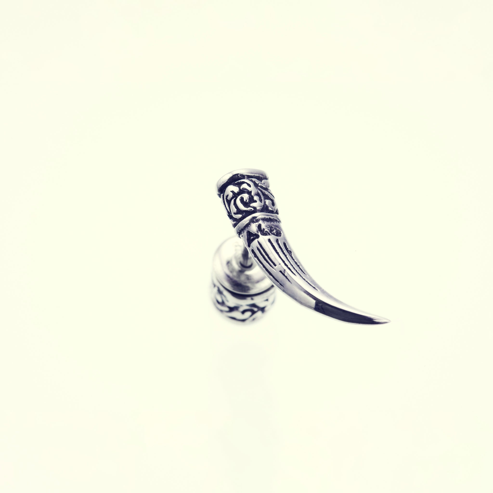 Fang of Ivy Ear Stud｜ファング・オブ・アイビー・スタッド