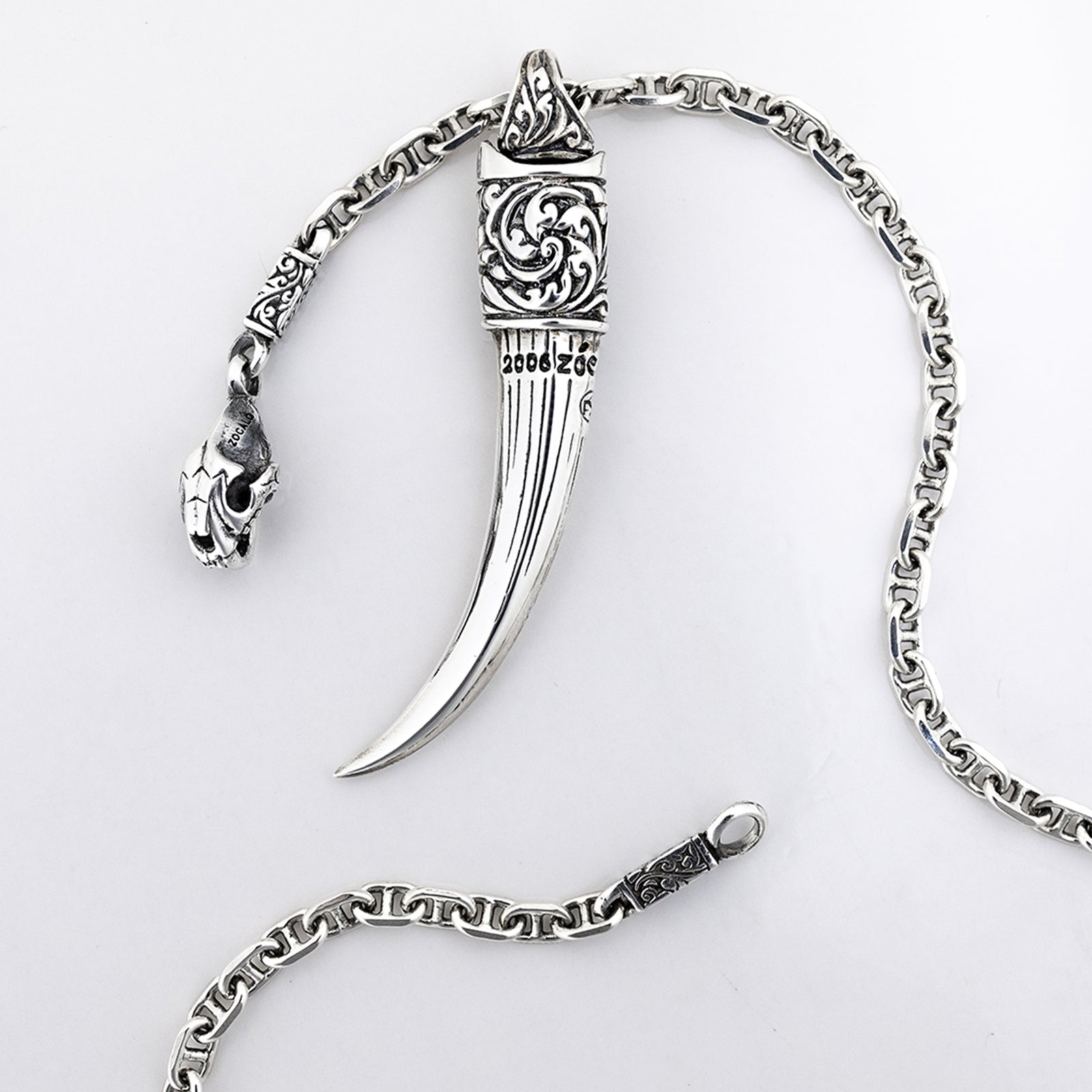 AnchorOvalNecklace_SaberToothe