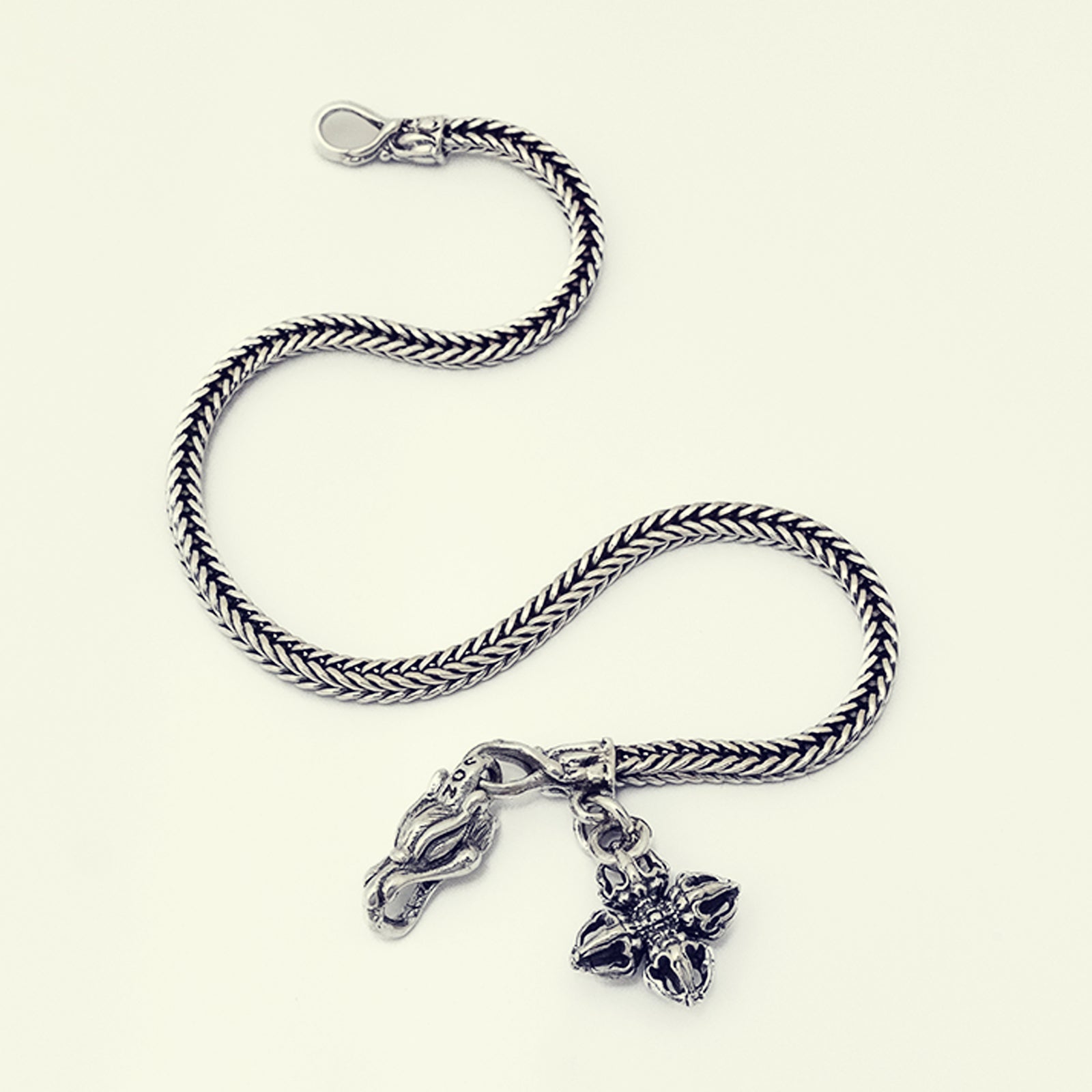 ZOCALO イーグルチャームロックブレスレット Charm Lock Bracelet : Eagle : Herringbone – ZOCALO JAPAN