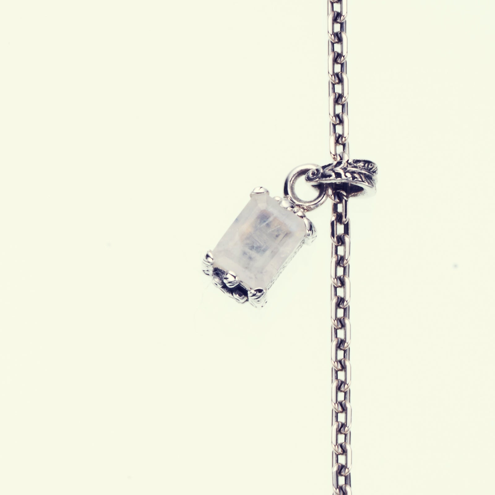 ふ*き様 ソカロ　イスラミックペンダントトップ　レインボームーンストーン Islamic Pendant : L (Rainbow Moonstone)｜イスラミック・ペンダント