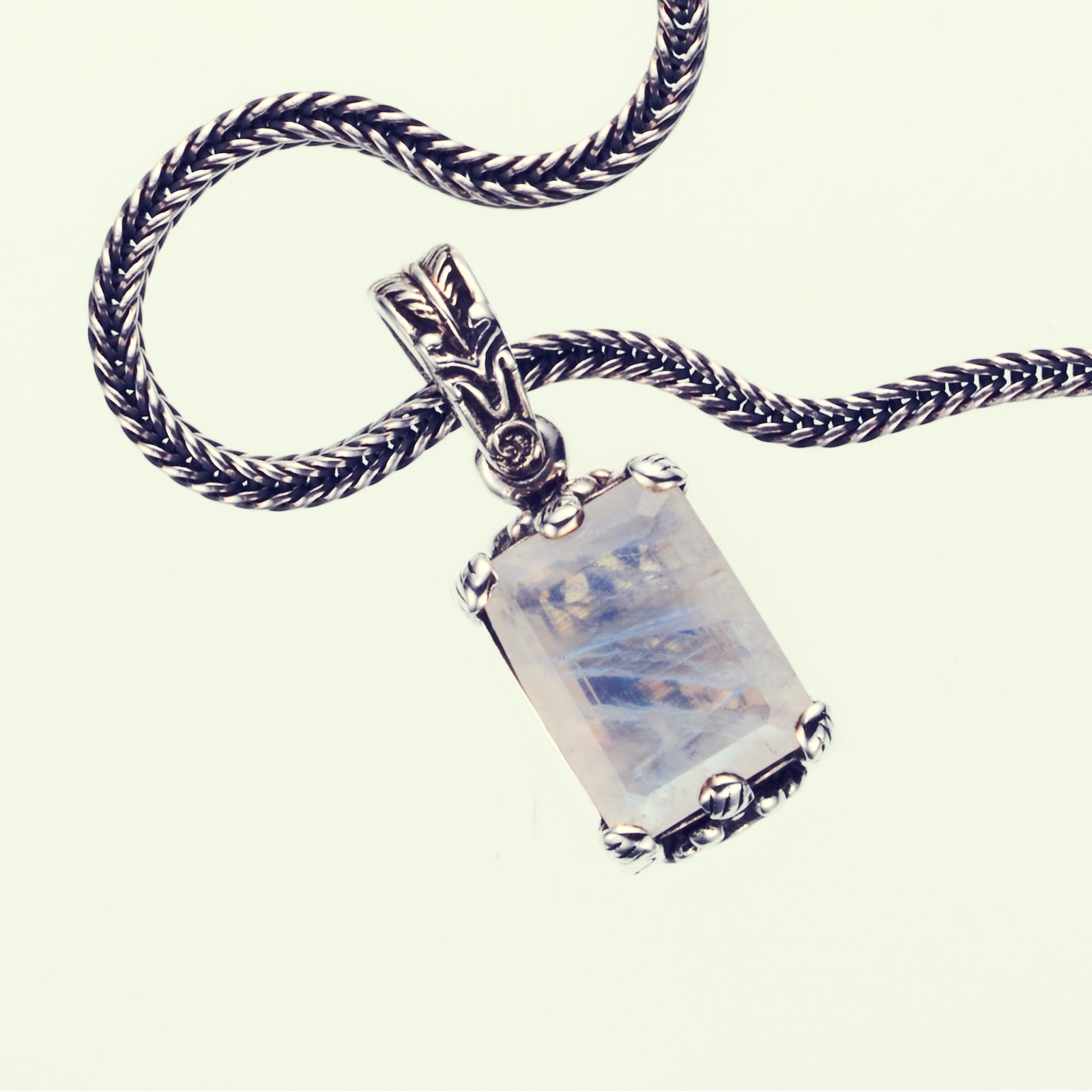 Islamic Pendant : L (Rainbow Moonstone)｜イスラミック・ペンダントトップ L（レインボー・ムーンストーン） –  ZOCALO JAPAN OFFICIAL WEB SITE