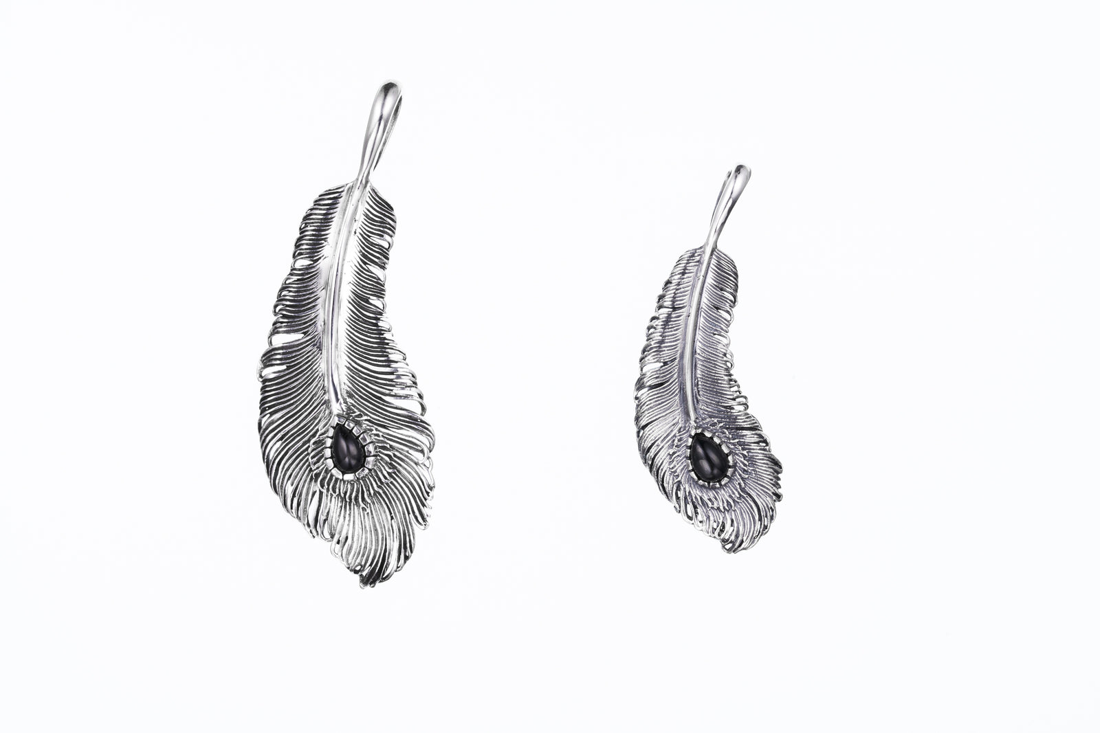 Phoenix Tail Feather Pendant : M (Black Star)｜フェニックス