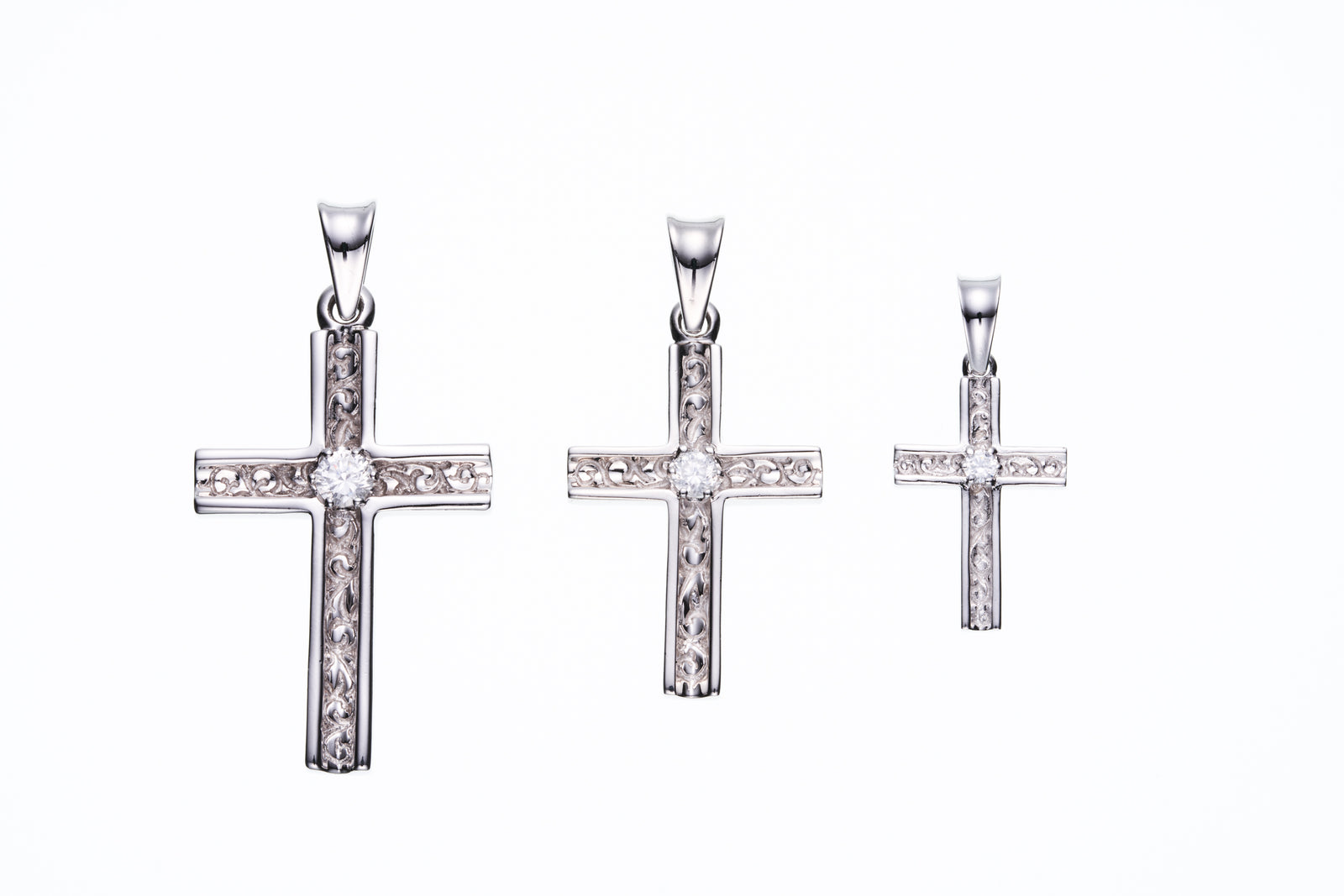 Trench Cross Pendant : M (White Finish)｜トレンチ・クロス
