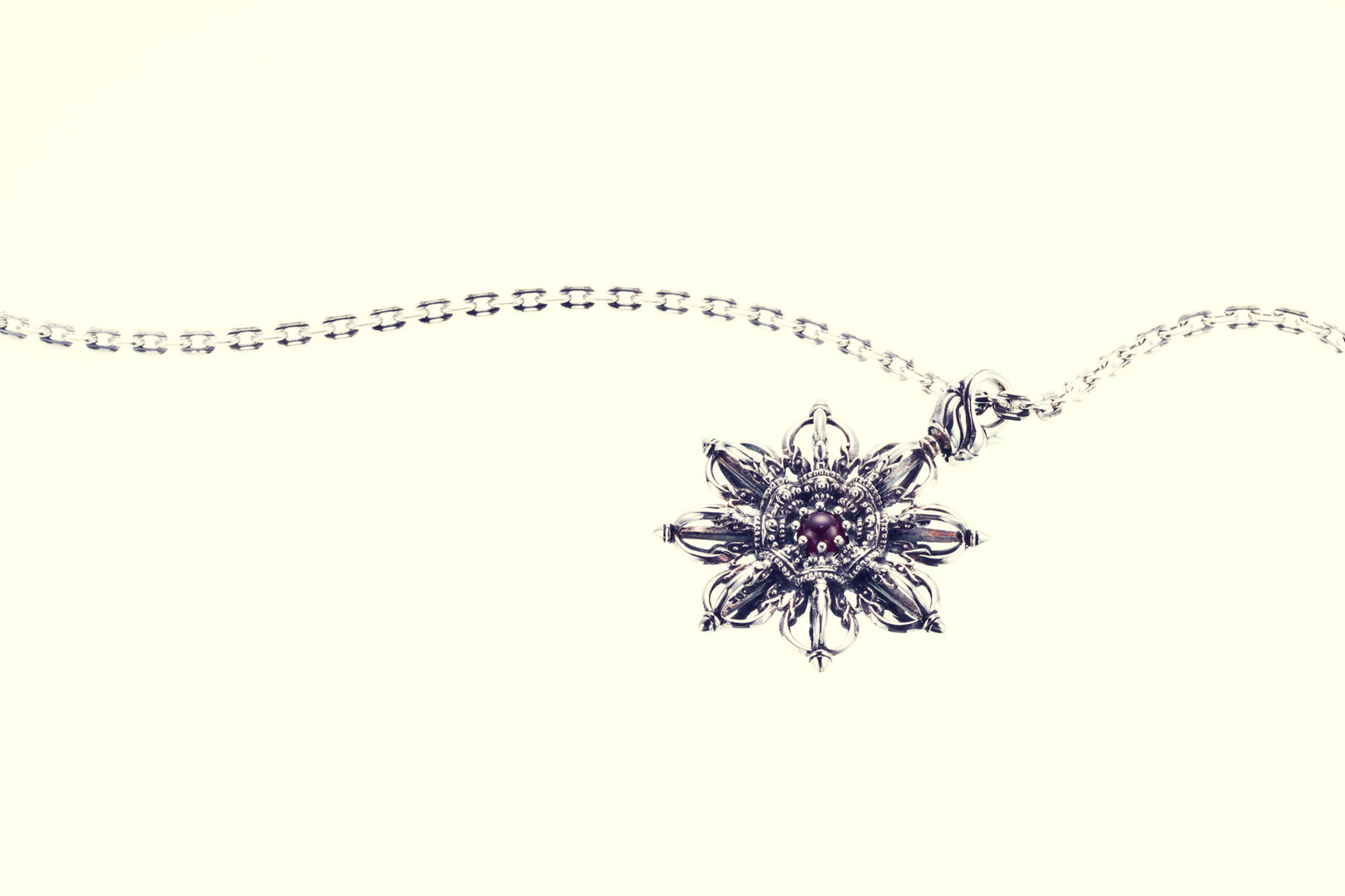 Wheel Dorje : (Garnet)|ホイール・ドージェ・ペンダントトップ Wheel Dorje : (Garnet)|ホイール・ドージェ・ペンダントトップ
