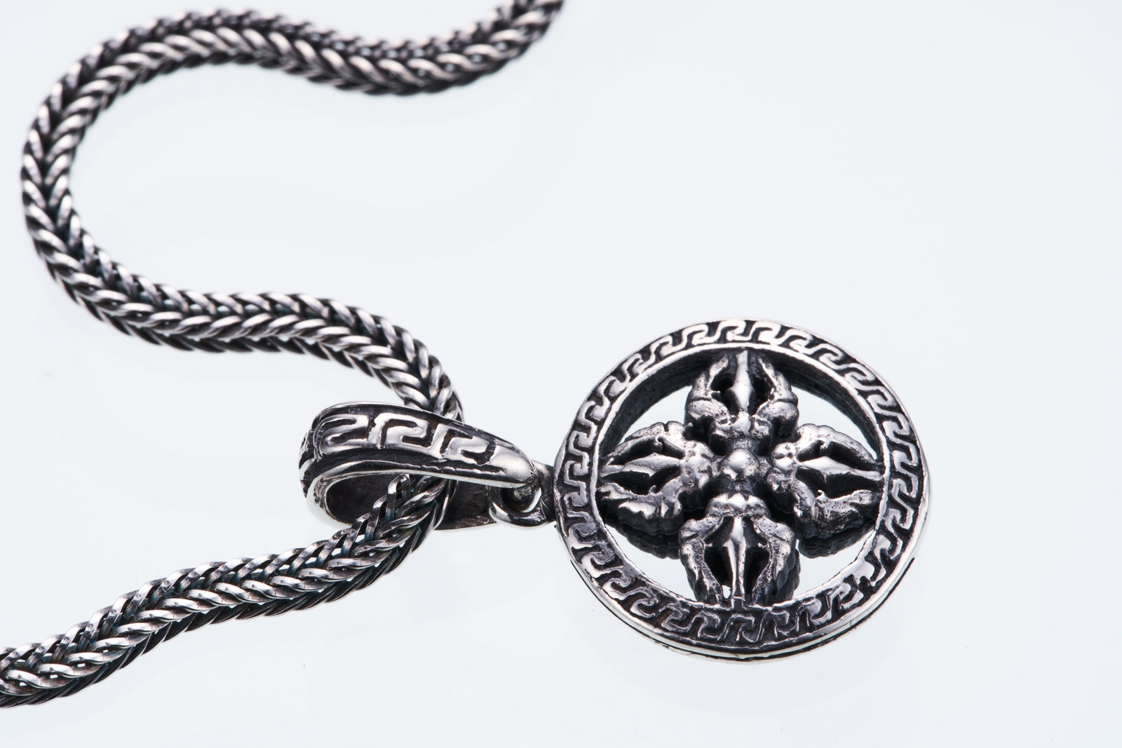 【SHAMBALLA】ダブル・ドージェ　ピアス シルバー925 SHAMBALLA】ダブル・ドージェ ピアス シルバー925 Double Dorje Stud