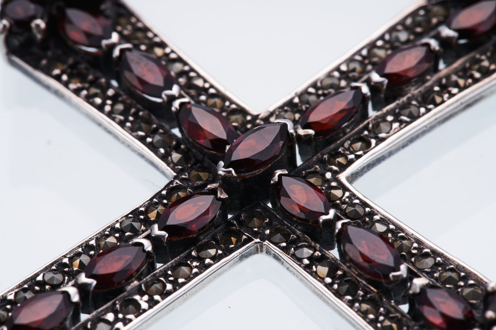 Marcasite Cross Pendant : L (Garnet)｜マーカサイトクロス