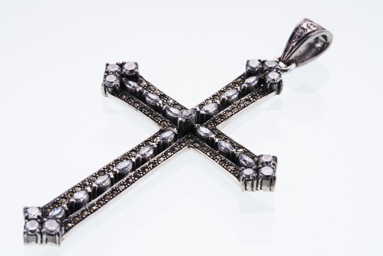 Marcasite Cross Pendant : M (White CZ)｜マーカサイトクロス