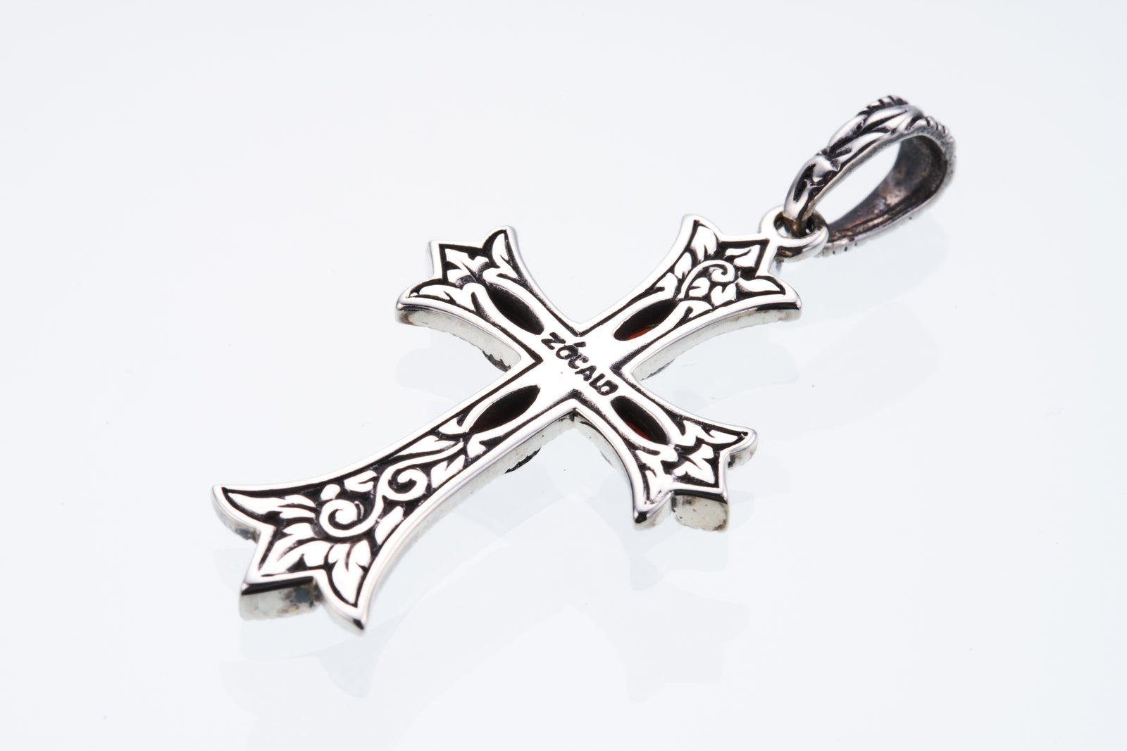 Cross on Cross Pendant : S (Garnet)｜マーカサイト・クロス・オン・クロス・ペンダント： S（ガーネット） –  ZOCALO JAPAN OFFICIAL WEB SITE