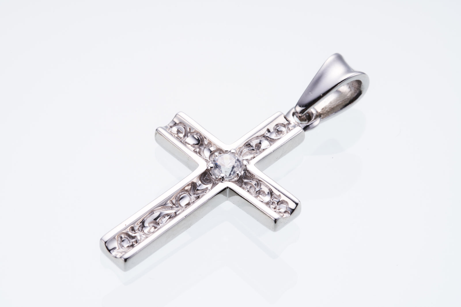 Trench Cross Pendant : M (White Finish)｜トレンチ・クロス