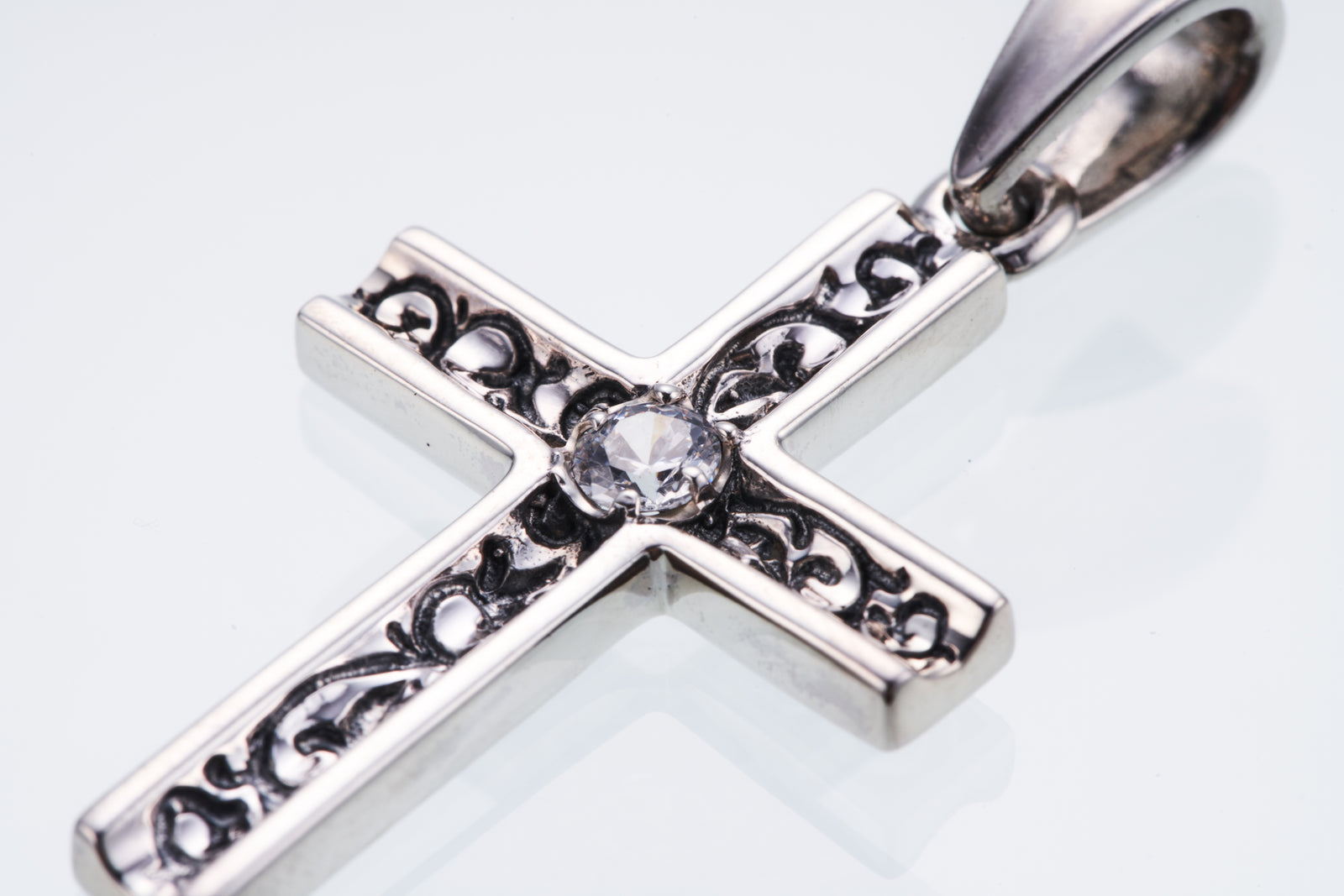 Trench Cross Pendant : M (Antique Finish)｜トレンチ・クロス