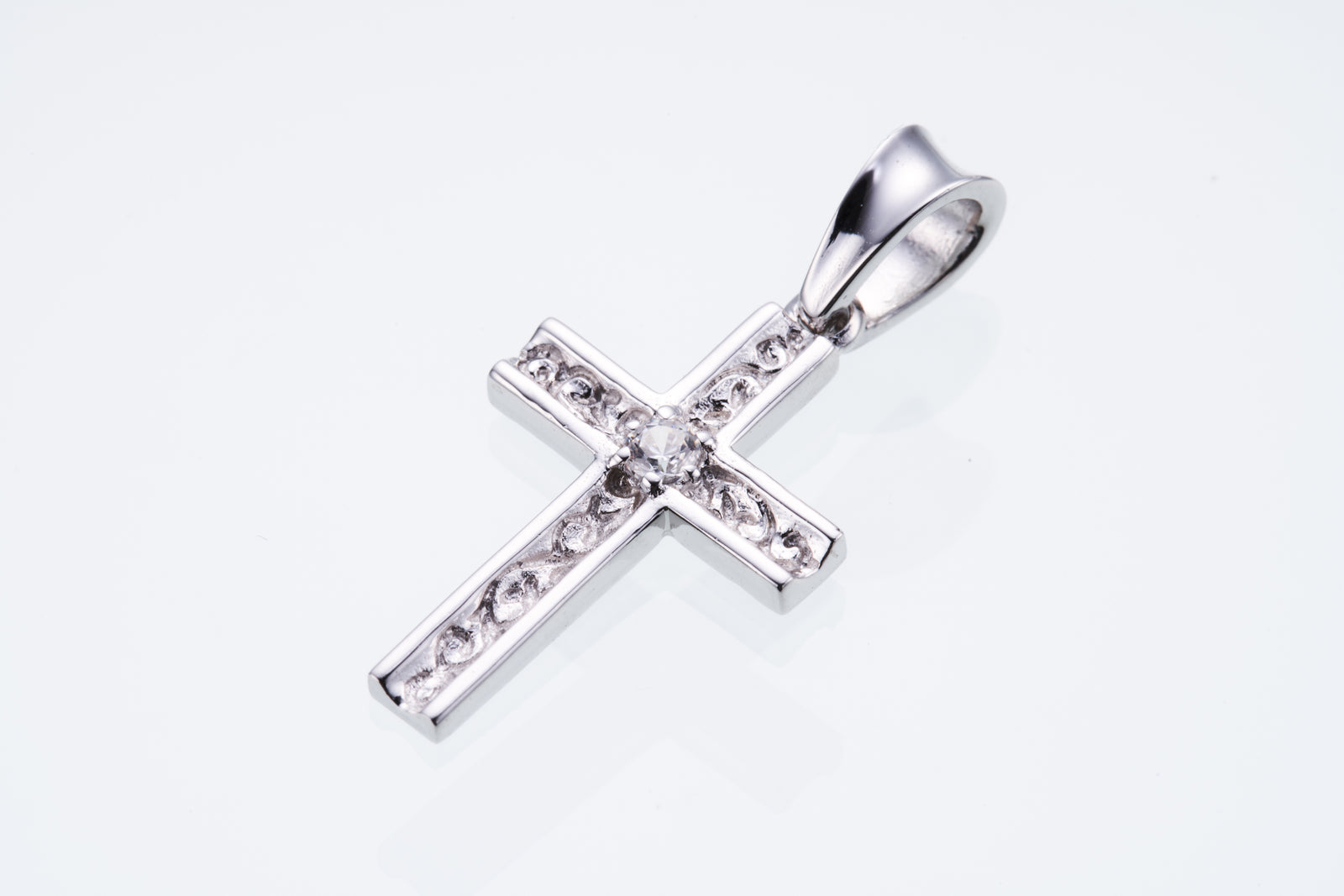 Trench Cross Pendant : S (White Finish)｜トレンチ・クロス