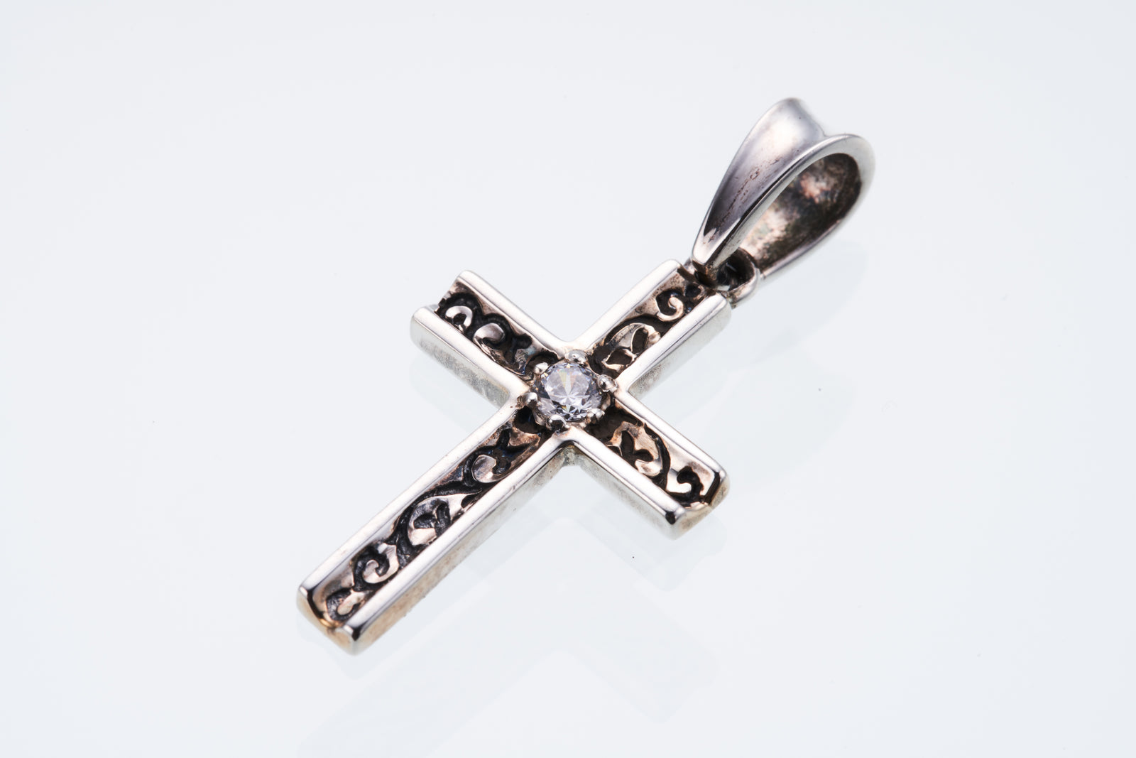 Trench Cross Pendant : S (Antique Finish)｜トレンチ・クロス