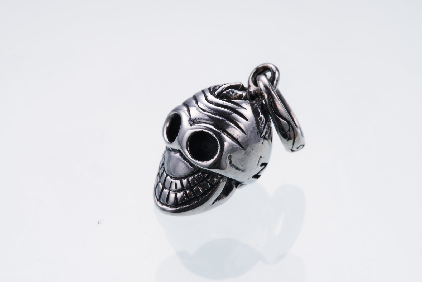 Tibetan smile Skull Charm – ZOCALO JAPAN OFFICIAL WEB SITE
