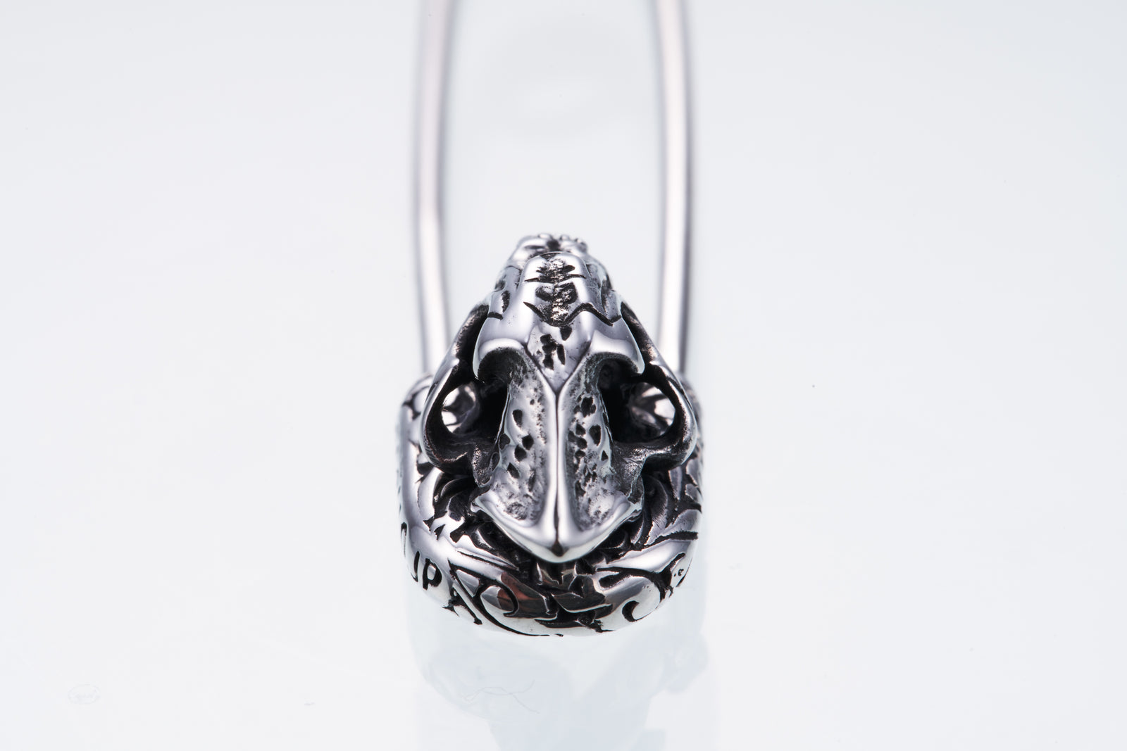 Saber Toothed Tiger Pin｜サーベルタイガー・ピン – ZOCALO JAPAN