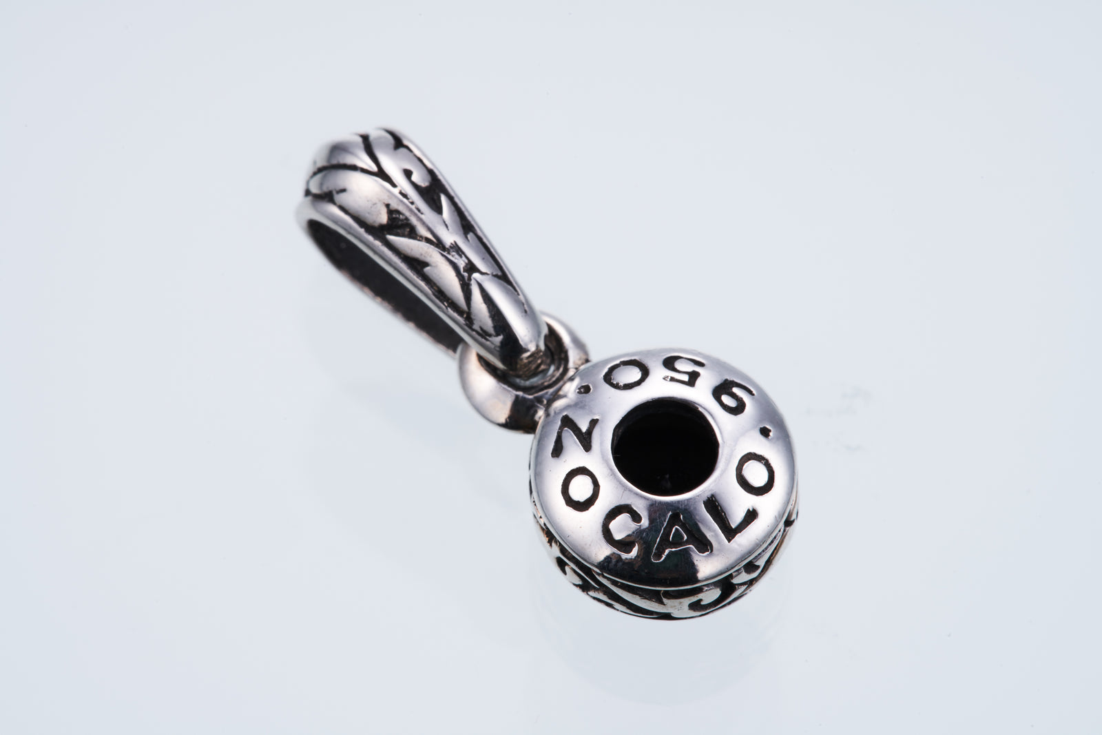Jeweled Ivy Round Pendant : L (Black CZ)｜ジュエルド・アイビー 