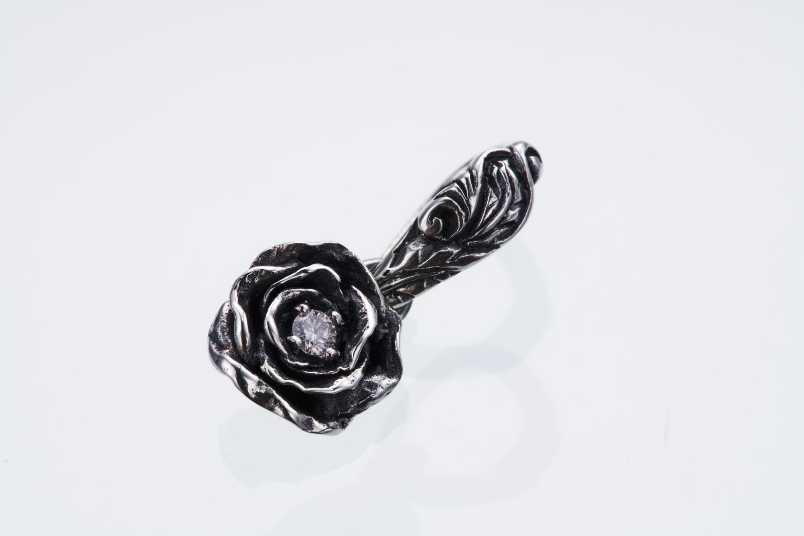 【美品】zocalo ソカロ　ローズ ネックレス ダイヤモンド　シルバー ZOCALO ソカロ｜Elegant Rose Pendant S (White Diamond