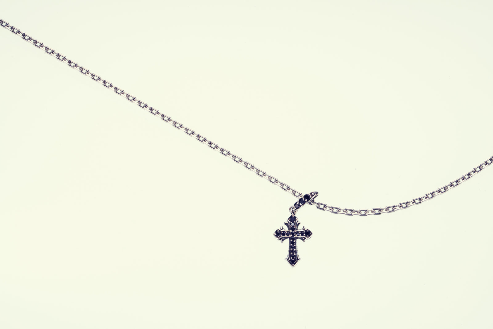 Lily Cross Charm : (Black CZ)|リリー・チャーム(ブラックCZ Lily Cross Charm : (Black CZ)|リリー・チャーム(ブラックCZ