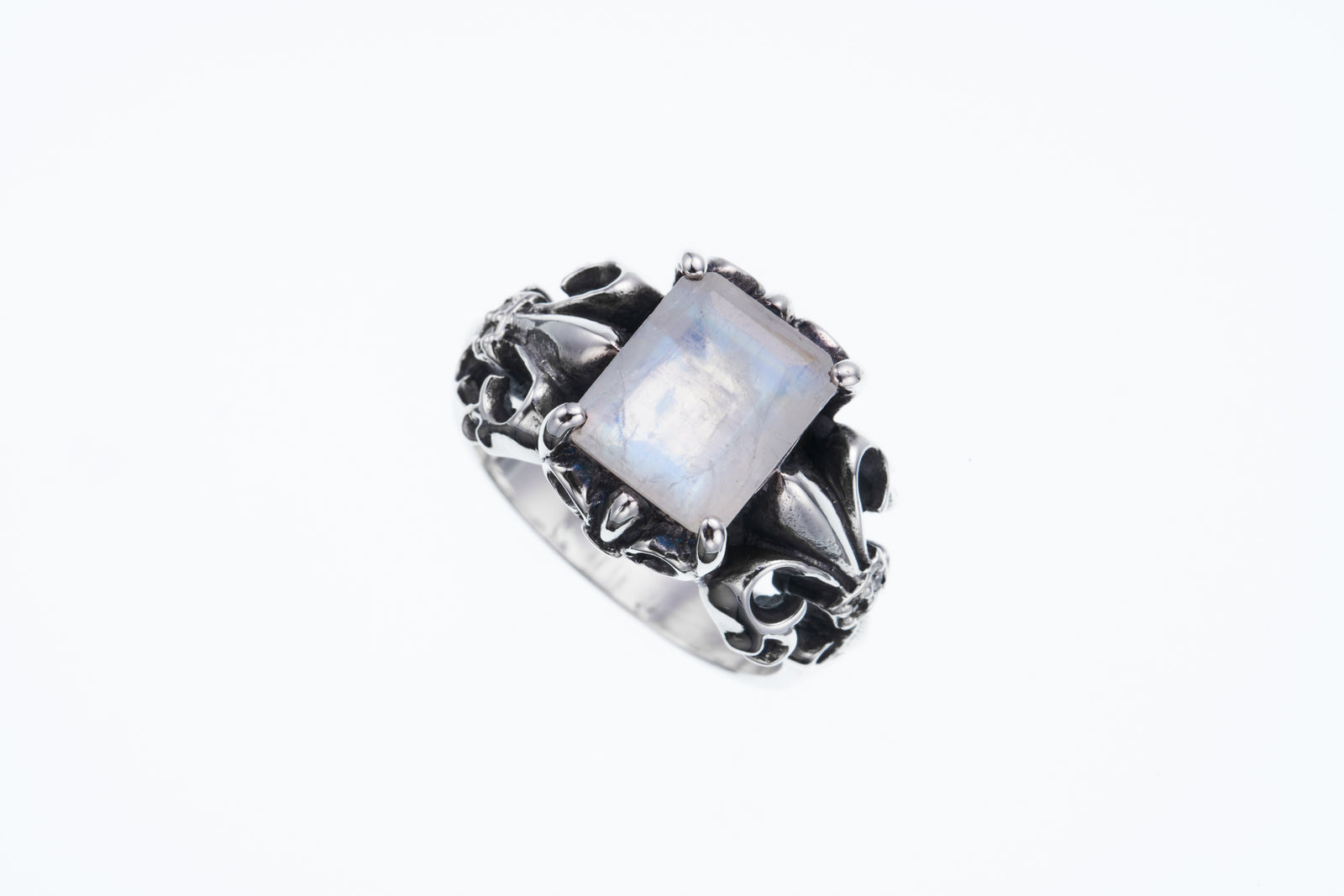 Fleur de lis Ring : Rainbow Moonstone｜フルール・ド・リス