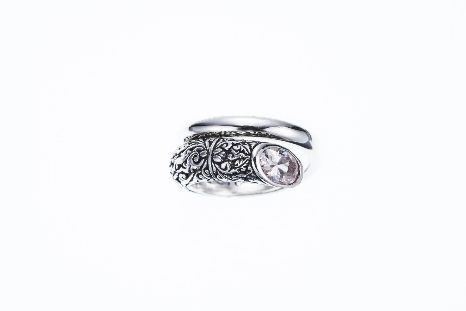 Ivy Spiral Ring Oval : White CZ｜アイビー・スパイラル・リング