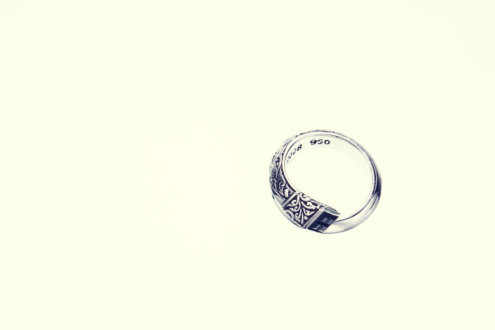 Ivy Spiral Ring Square : Black CZ｜アイビー・スパイラル・リング
