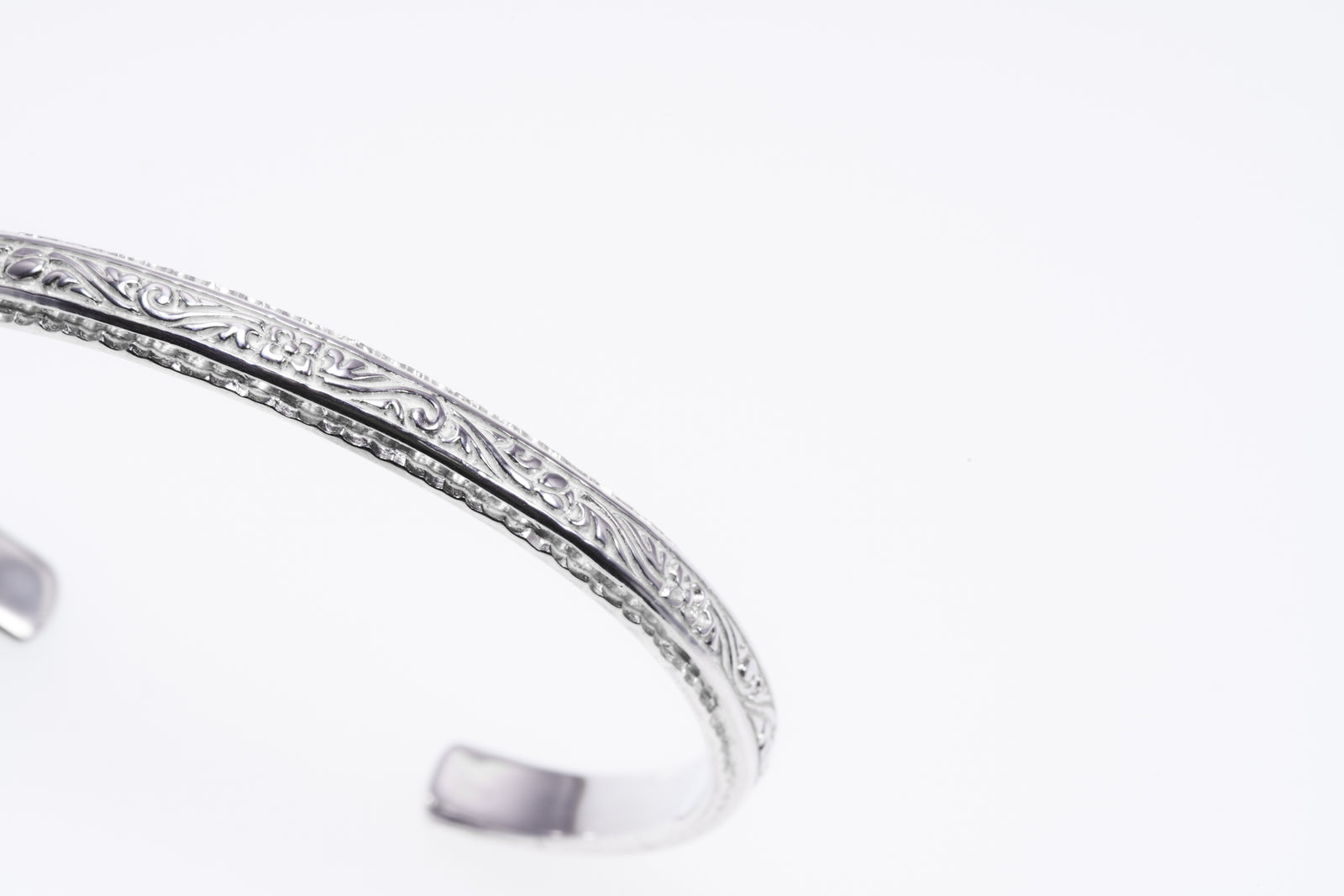Narrow Ivy Bangle (S) (White Finish) – ZOCALO JAPAN OFFICIAL