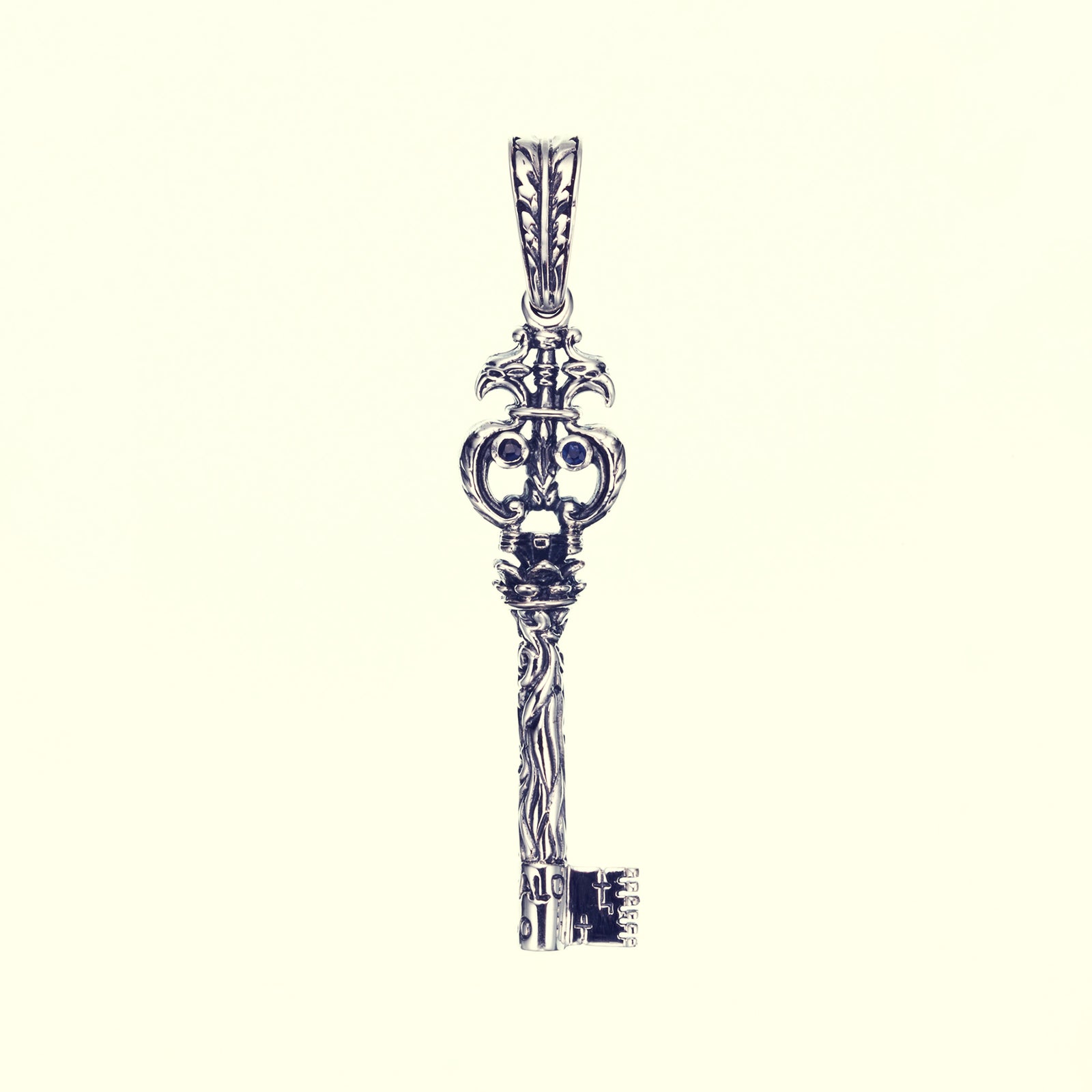 Antique Key : Type2 (Garnet & Sapphire)｜アンティーク・キーペンダント・2（ガーネット＆サファイア） –  ZOCALO JAPAN OFFICIAL WEB SITE