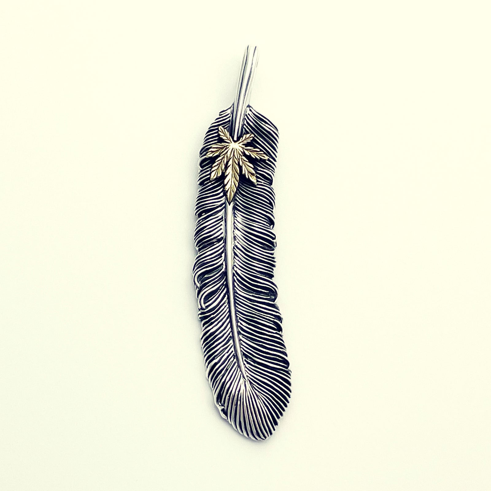 Leaf Feather Pendant ｜リーフ・フェザー・ペンダントトップ｜ – ZOCALO JAPAN OFFICIAL WEB SITE