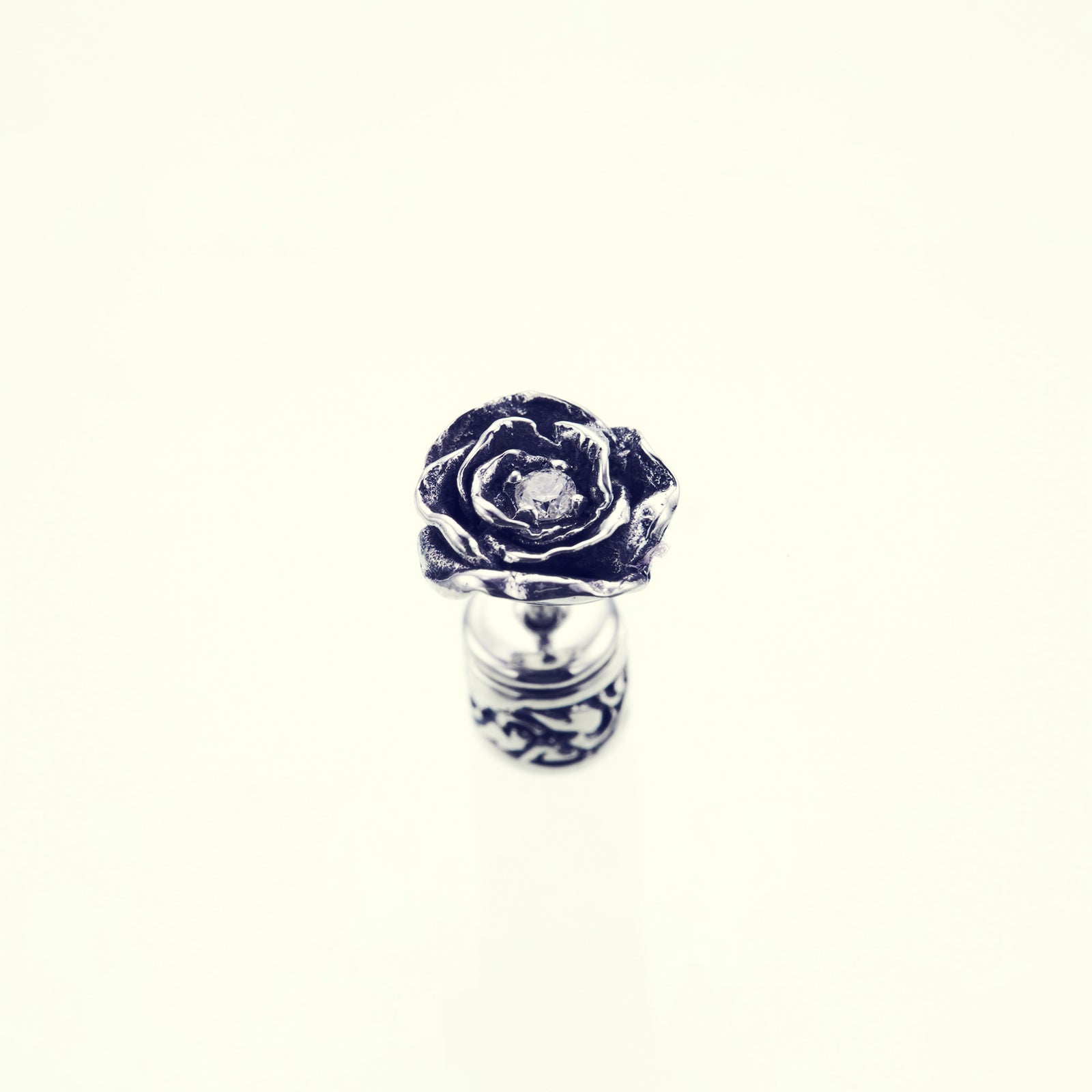 Elegant Rose Ear Stud : (White Diamond)|エレガント・ローズ・スタッド・ピアス(ホワイトダイアモンド)|世界一綺麗な薔薇ピアス