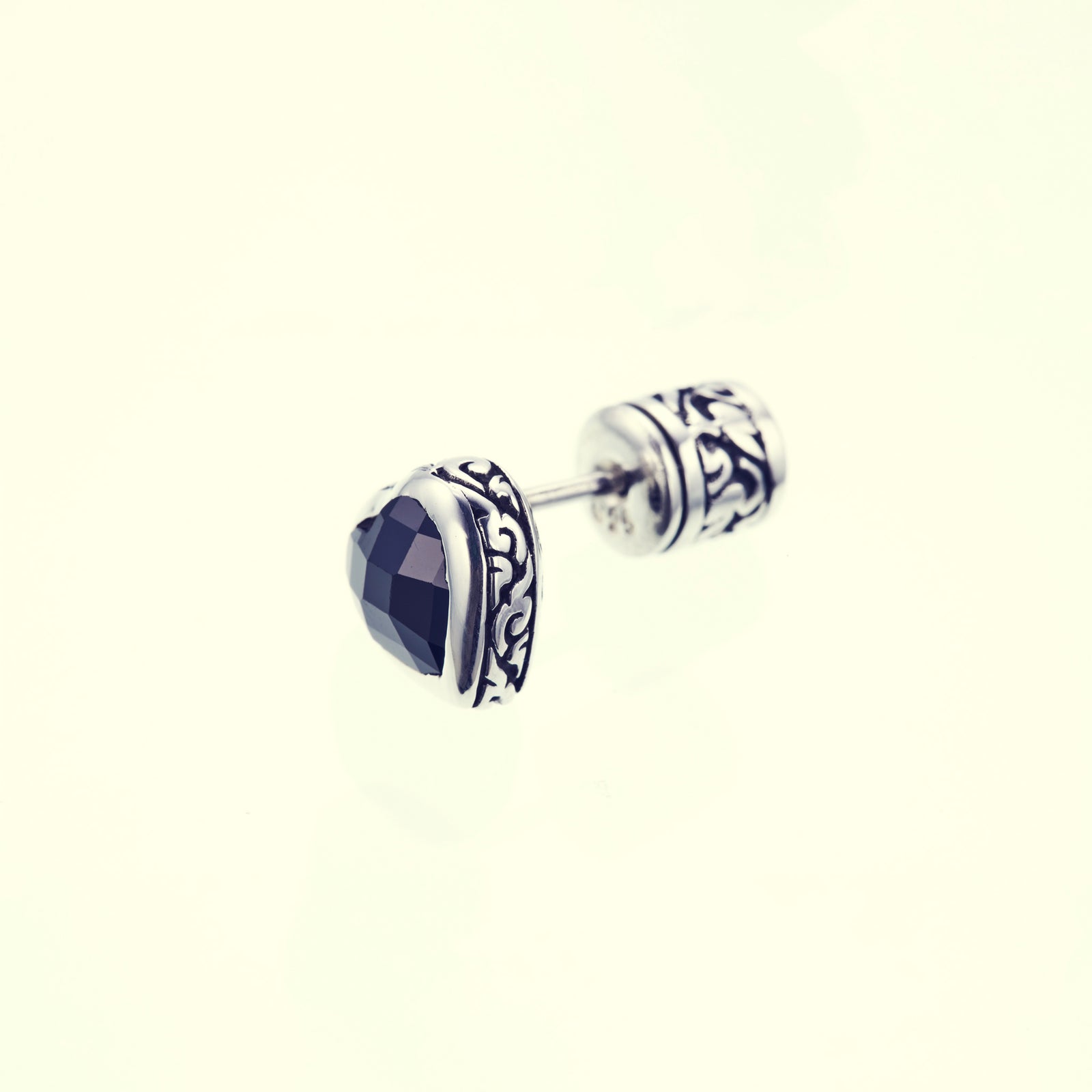 ピアス　No.5272 Jeweled Ivy Heart Stud : (M) Black CZ｜ジュエルド・アイビー