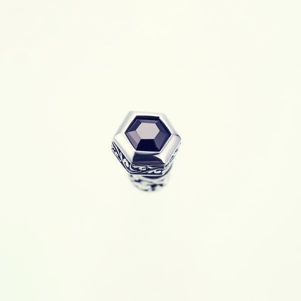 Jeweled Ivy Hexagon Stud : (Black CZ)｜ジュエルド・アイビー