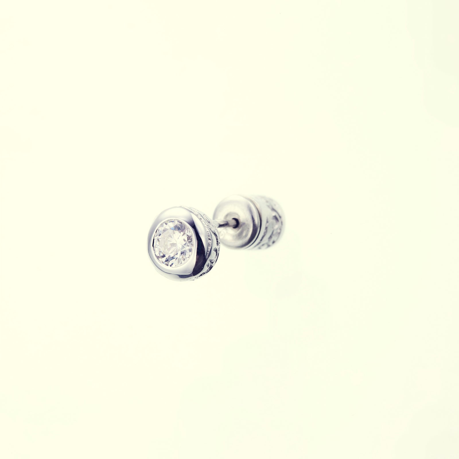 Jeweled Ivy Round Stud : M (White CZ)｜ジュエルド・アイビー