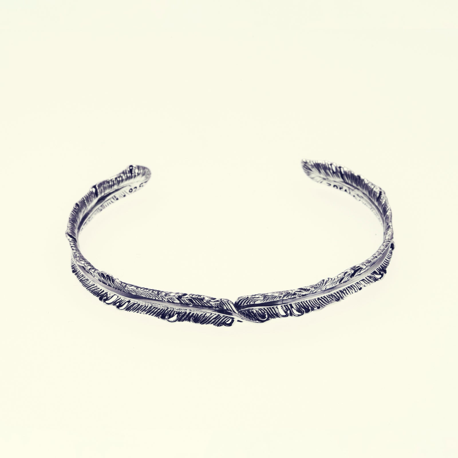 PhoenixFeatherBangle_S_01_Y_16 PhoenixFeatherBangle_S_01_Y_16