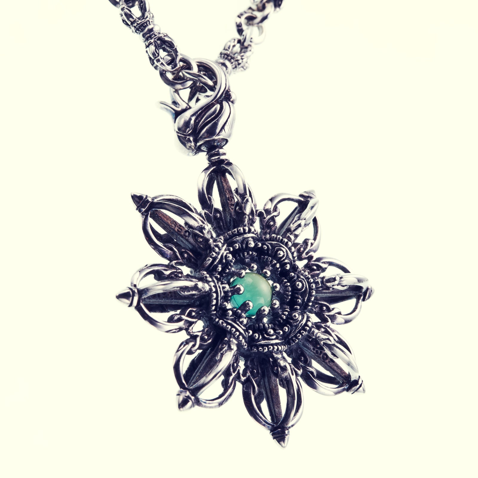 人気海外ブランドアイテム｜ファッション通販 Dorje Wheel : quartz)｜ホイール・ドージェ・ペンダント (Green アクセサリー