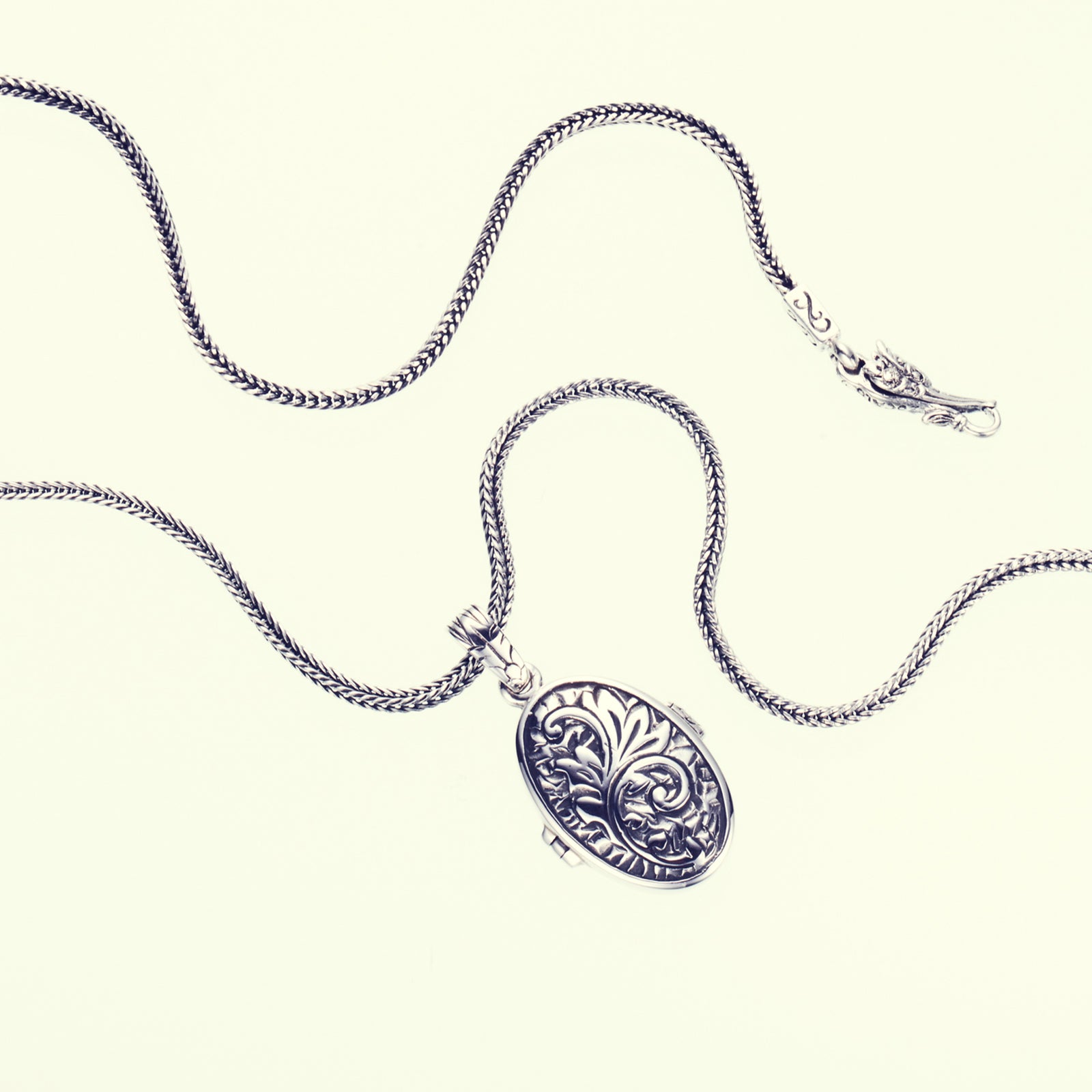 ZOCALO ソカロ｜Ivy Locket Pendant : Necklace Chain Set｜アイビー・ロケット・ペンダント：ネックレスチェーンセット  – ZOCALO JAPAN OFFICIAL WEB SITE