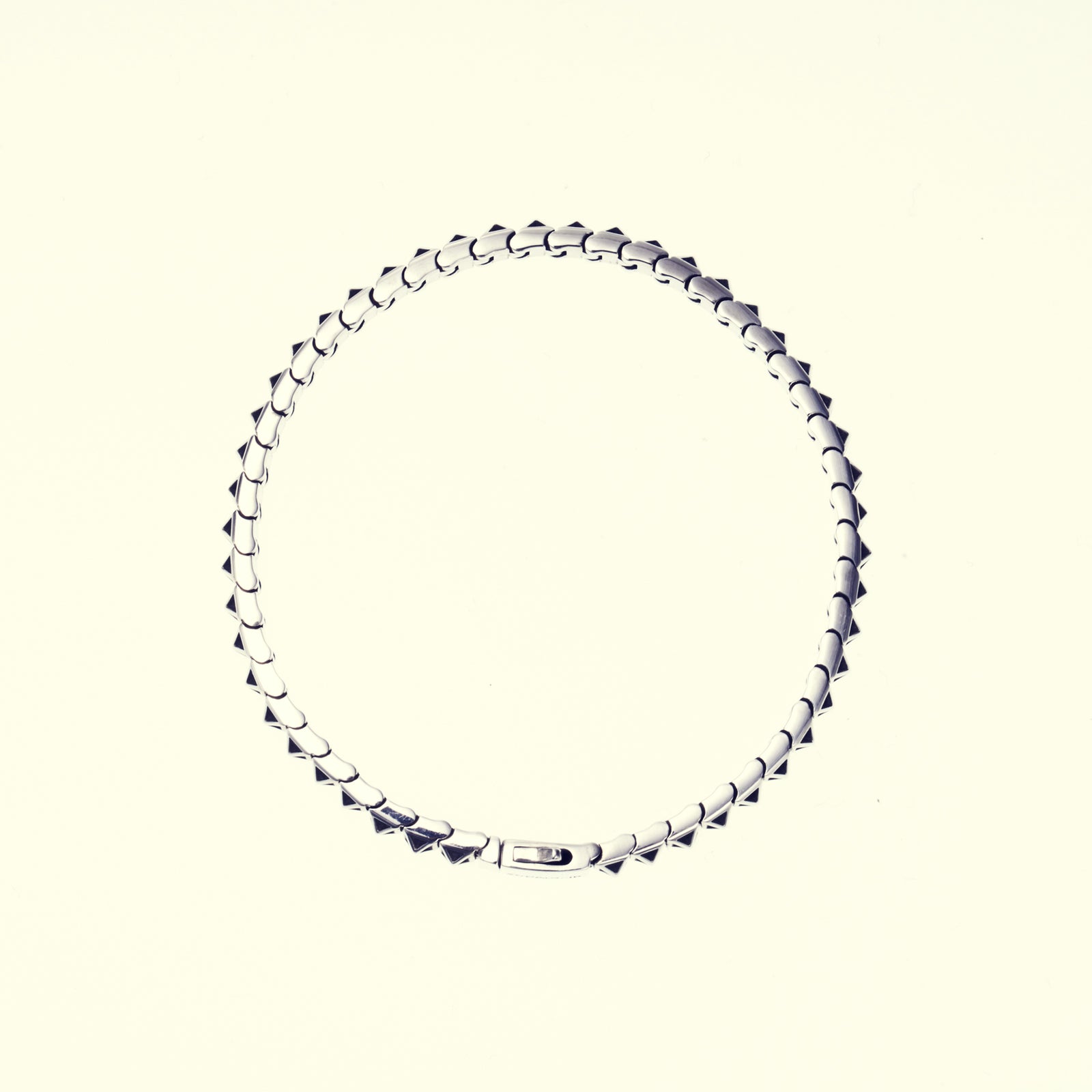 Tiny Pyramid Studs Bracelet : Edged / L (19.5cm)｜スタッズ