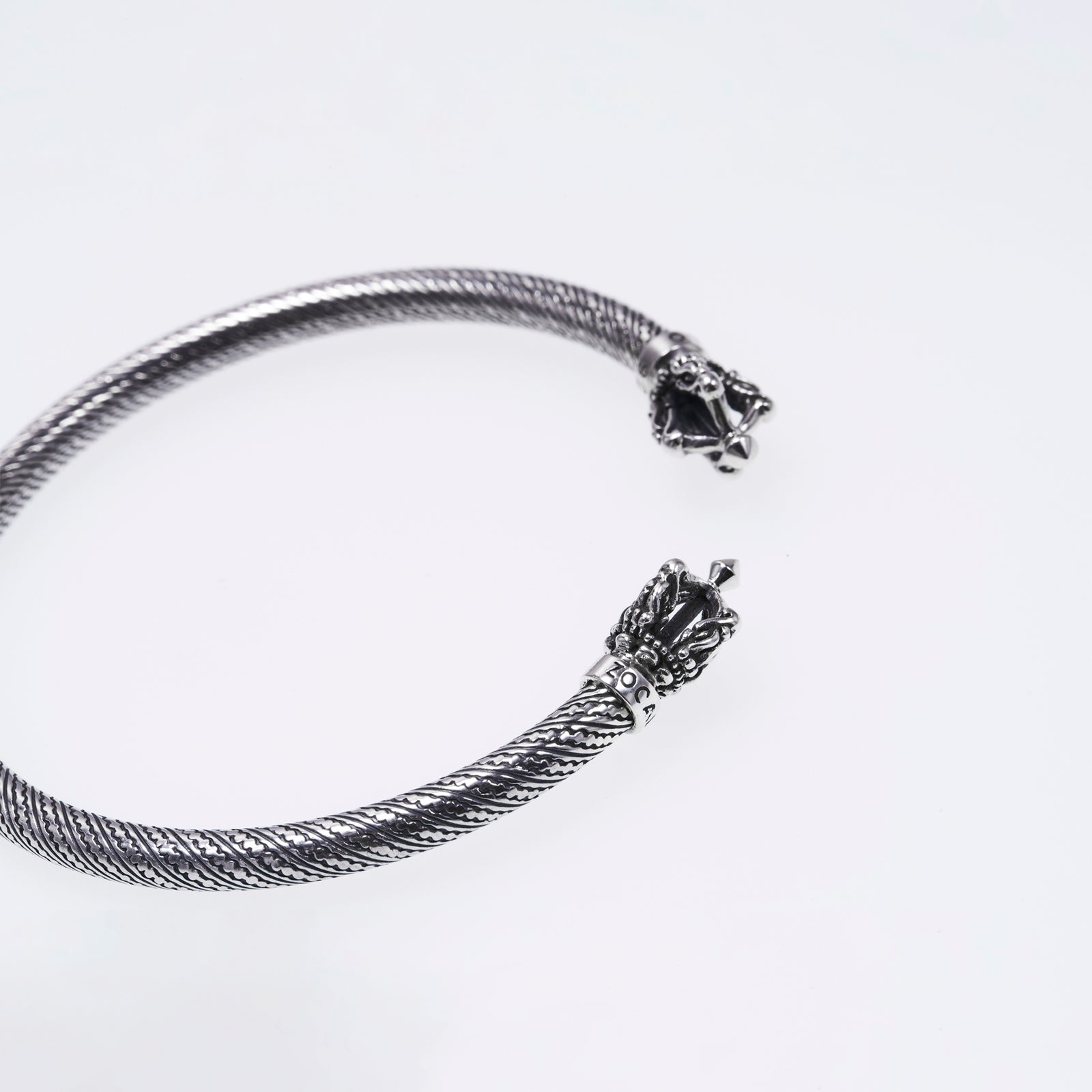 ソカロ　ドージェ　ツイスト　バングル Dorje Twist Bangle : (S)｜ドージェ・ツイスト・バングル : (S