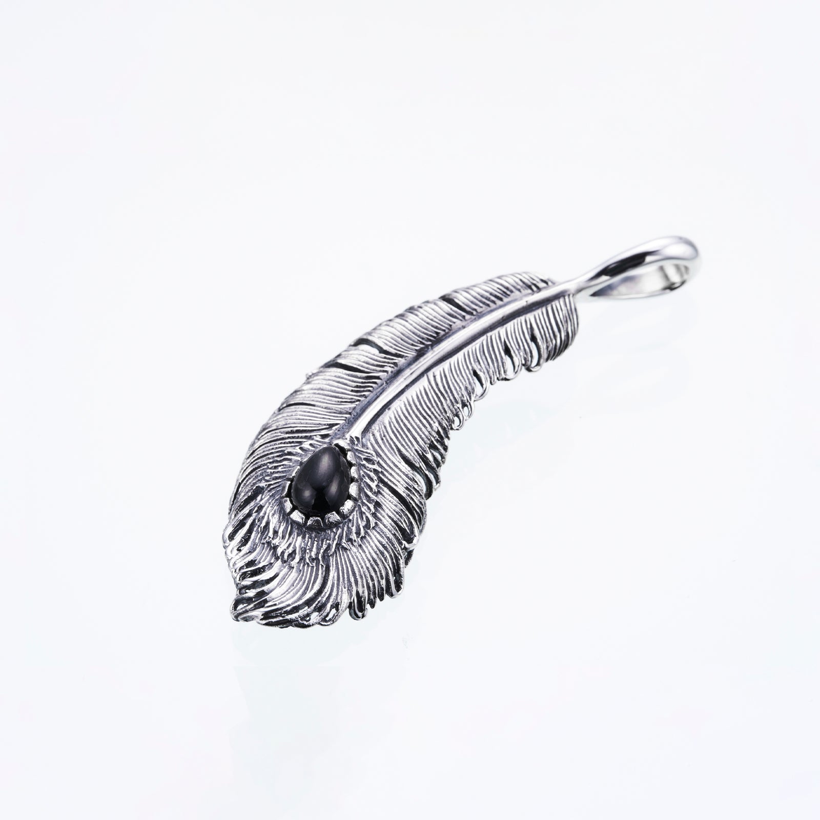 Phoenix Tail Feather Pendant : M (Black Star)｜フェニックス