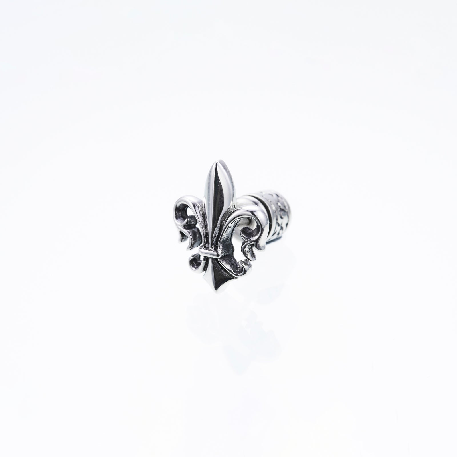 【激安通販オンラインショップ】 SQ2048_Fleu_de_lis_Ear_stud_02 壁掛けミラー