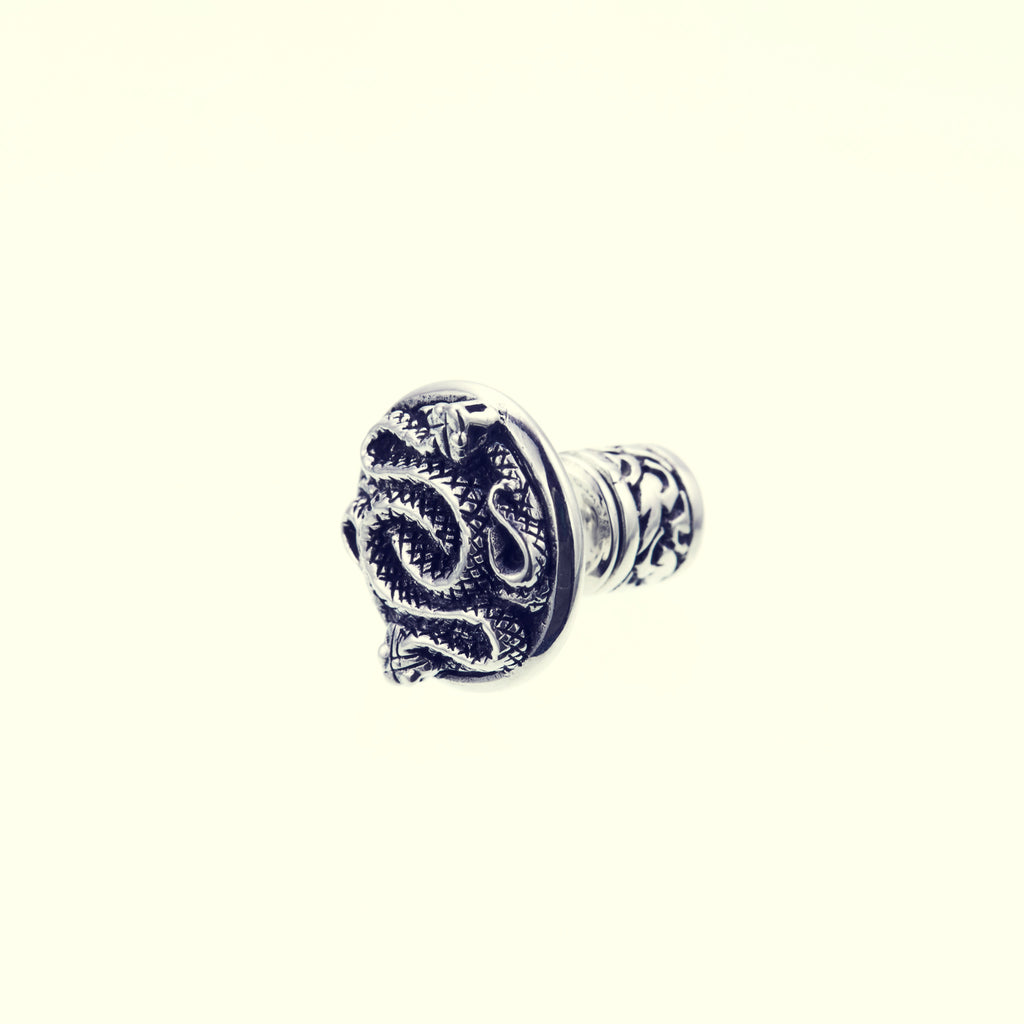 Double Snake Ear Stud｜ダブル・スネーク・ピアス – ZOCALO