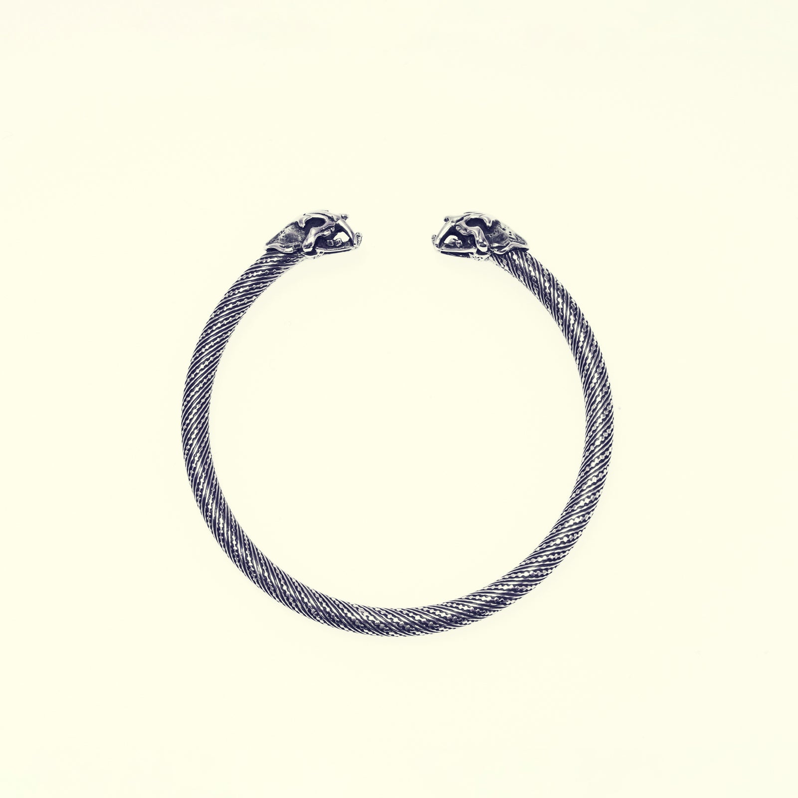 ソカロ サーベルタイガー ツイスト バングル Saber Toothed Tiger Twist Bangle (S)｜サーベルタイガー・ツイスト