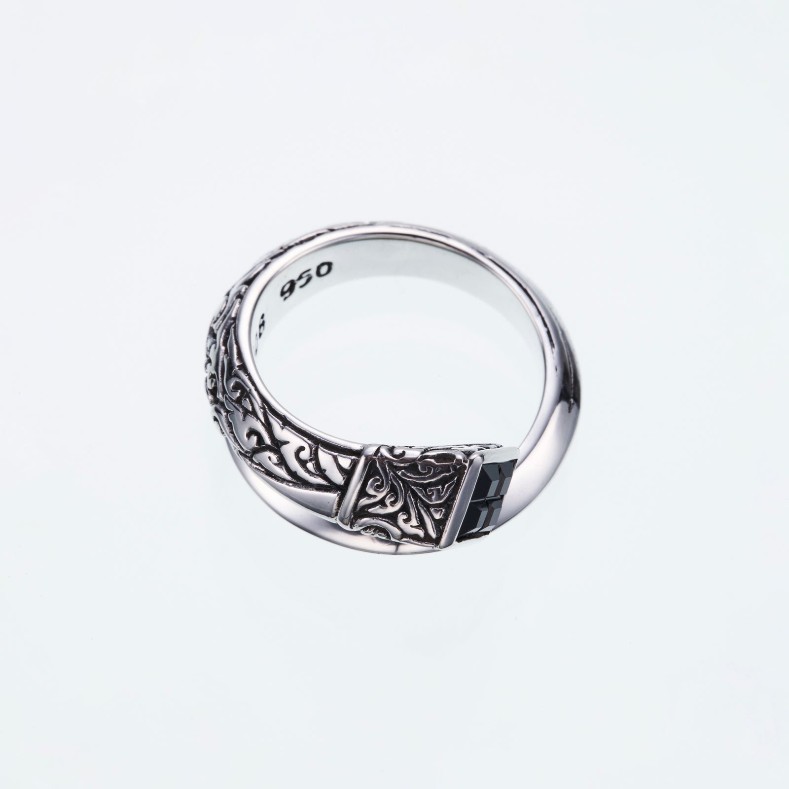 Ivy Spiral Ring Square : Black CZ｜アイビー・スパイラル・リング