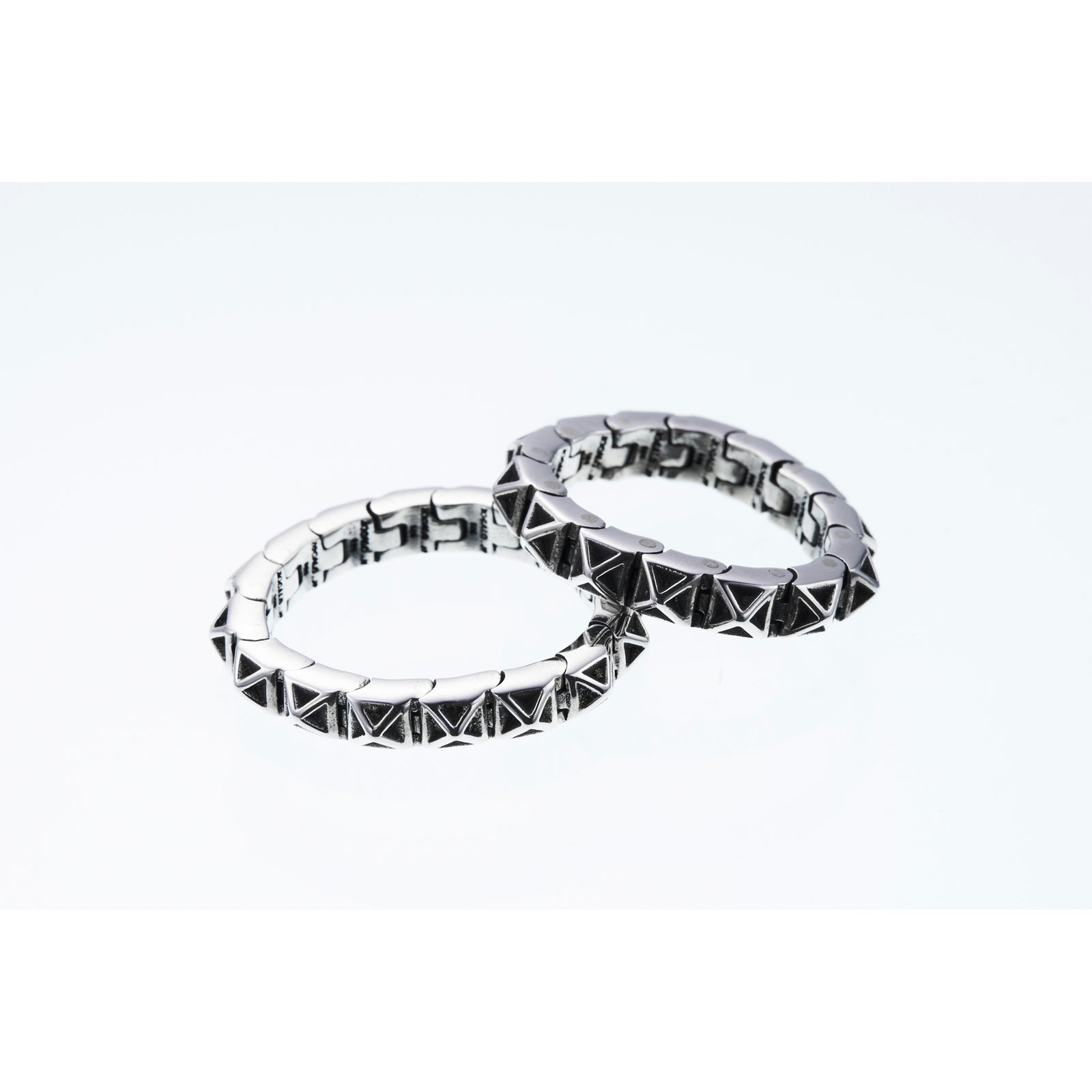 スーパーセール期間限定 Pyramid Tiny Studs Edged｜タイニー・ピラミッド : Ring アクセサリー