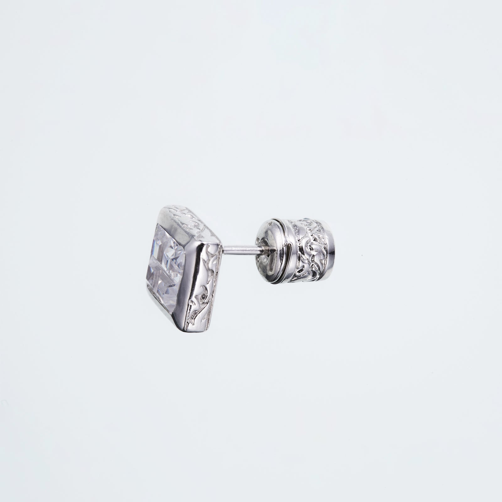 Jeweled Ivy Square Stud : L (White CZ)｜ジュエルド・アイビー・スクエア・ピアス : L (ホワイト CZ)｜ –  ZOCALO JAPAN OFFICIAL WEB SITE