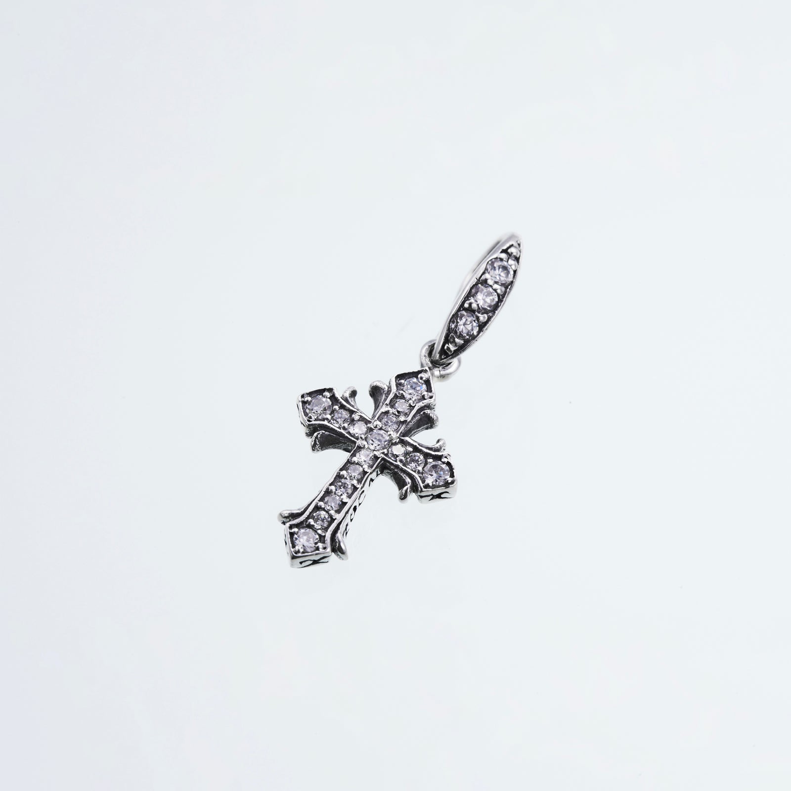 ZOCALO リリークロスフックピアス: (WHITE CZ) Lily Cross Hook Stud : (White CZ)｜リリー・クロス・フック・ピアス